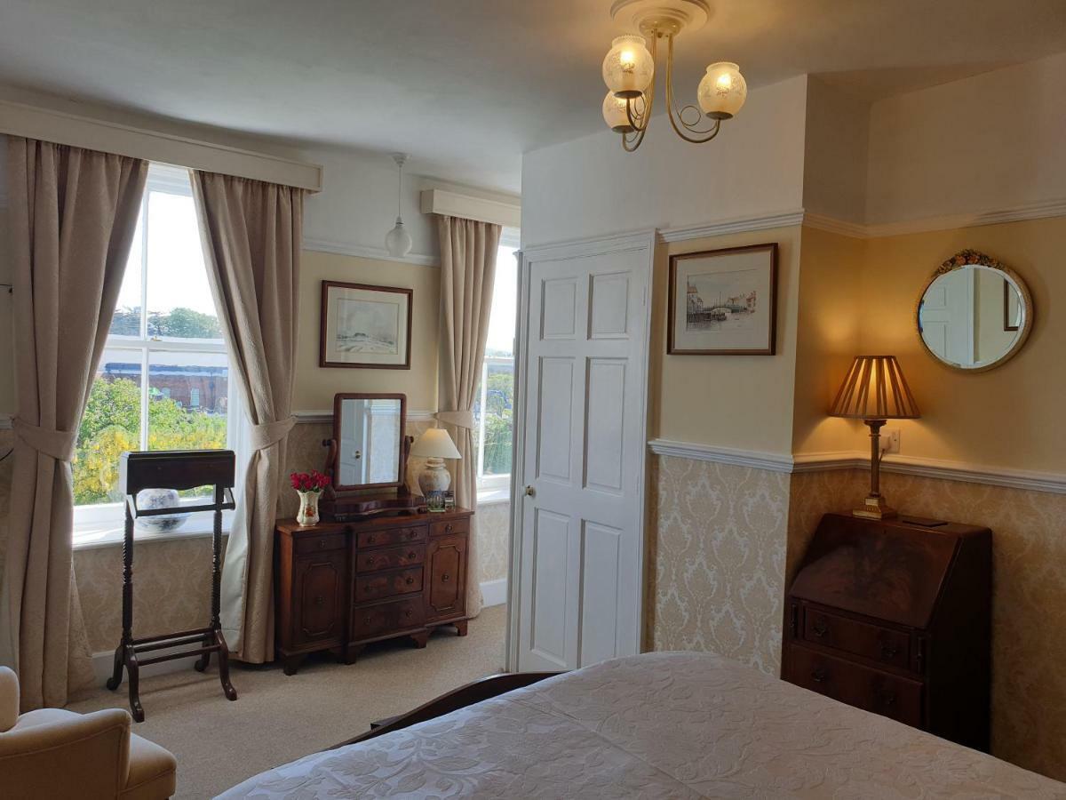 휫비 Saint Hilda'S House B&B 외부 사진
